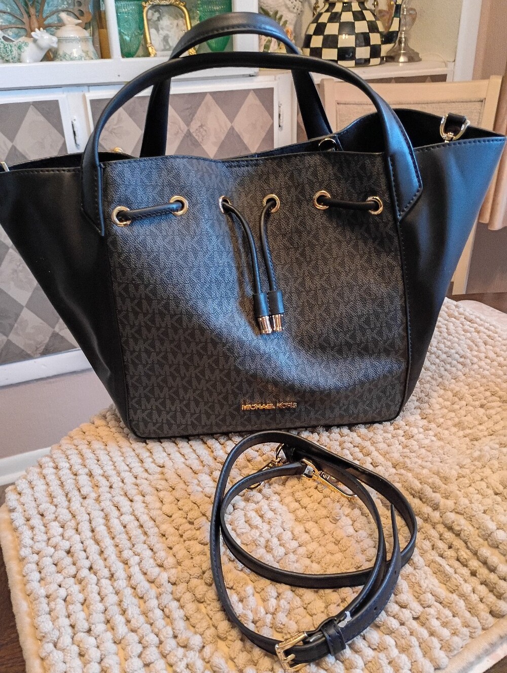 Michael Kors drawstring bucket purse signature monogram leather